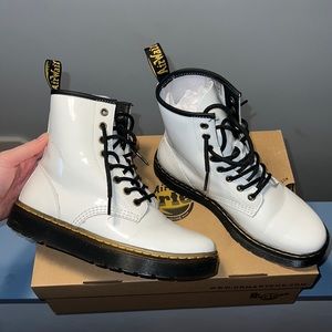 Dr. Marten’s patent lamper white boots